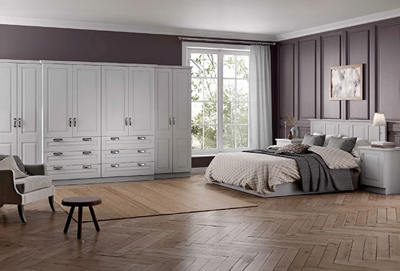 Raised Panel Chatham Bedroom Light Grey Image